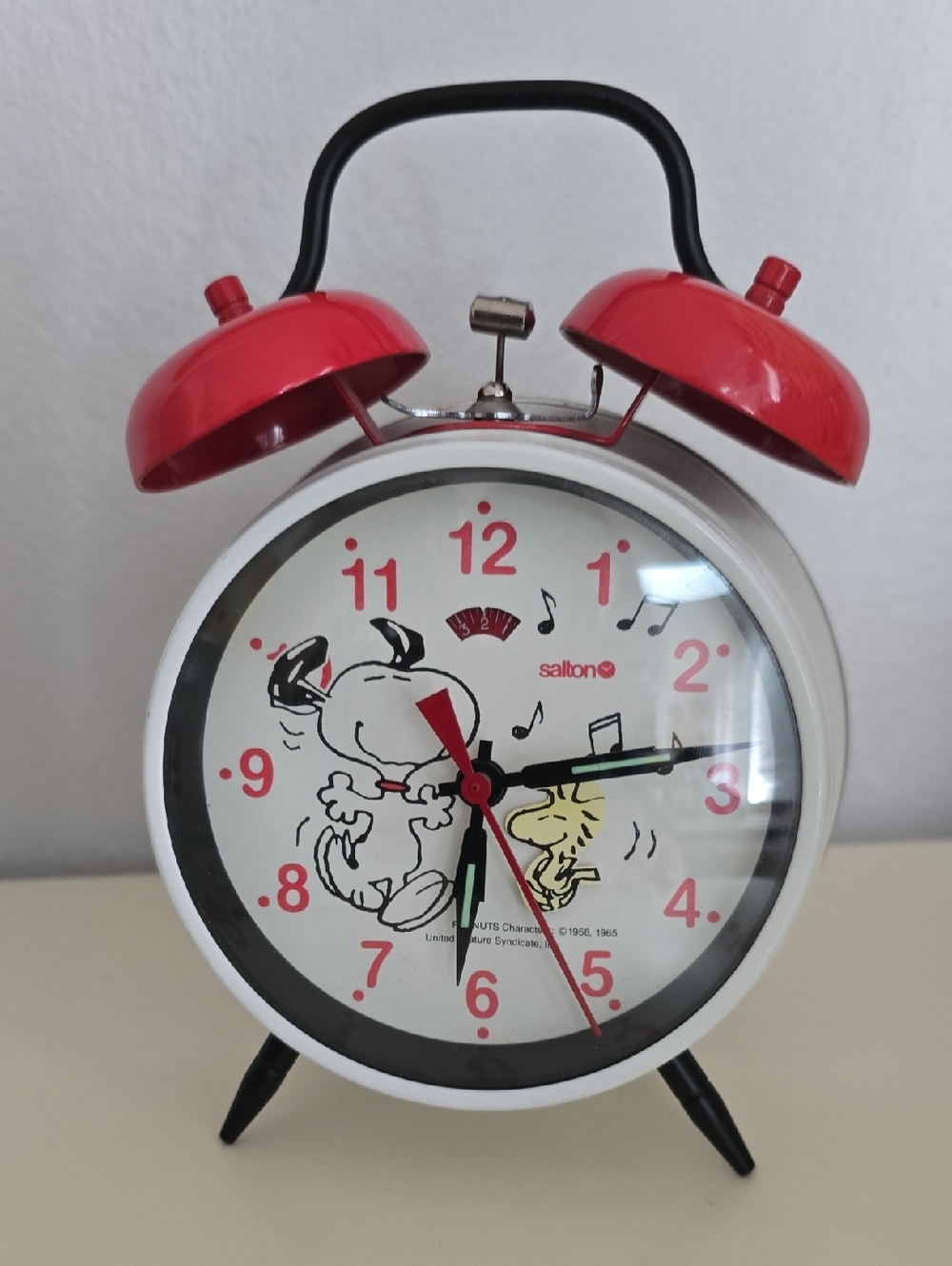 Vintage 1980s Red and White Snoopy Alarm Clock - Home Decor